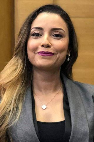 Hajar Graigaa as Hind