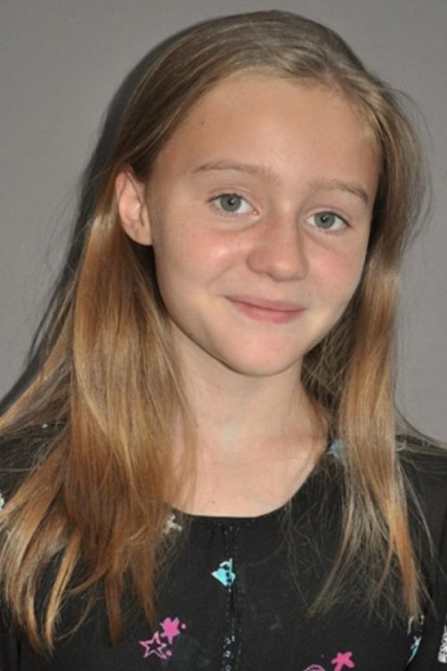 Alice Verset as Sarah