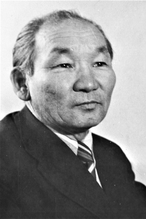 Aleksandr Tavakay as Тобагоев, старый охотник