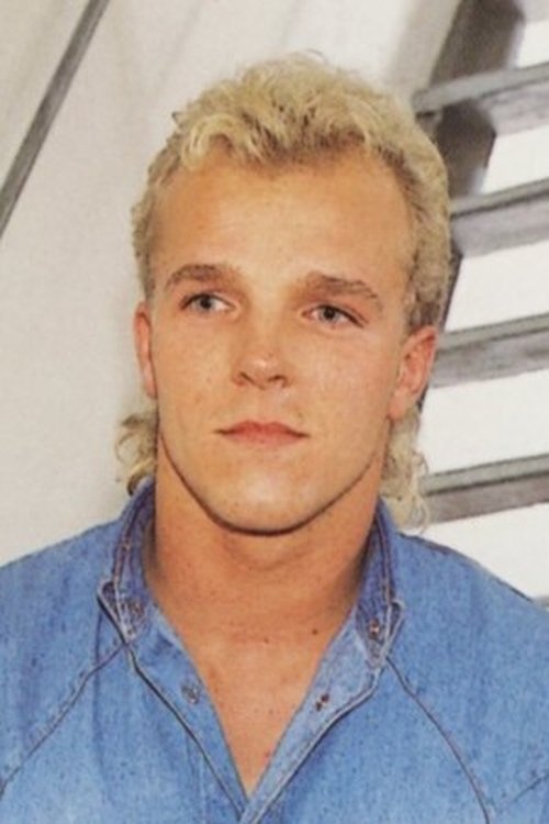 James Lewis as Frank