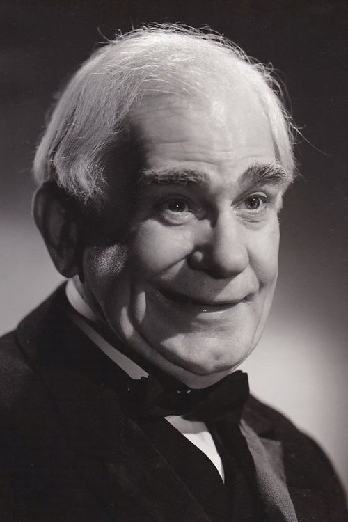 Erskine Sanford as Herbert Carter
