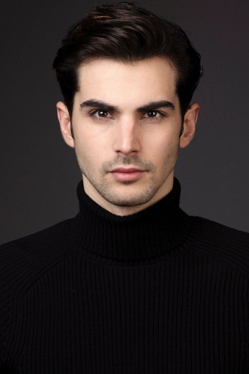 Rafael Ferreira as Carlos Paião