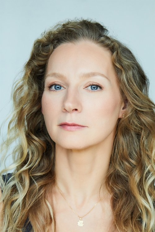 Olga Miller as Macia