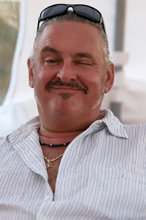 András Faragó as Kolompár (voice)