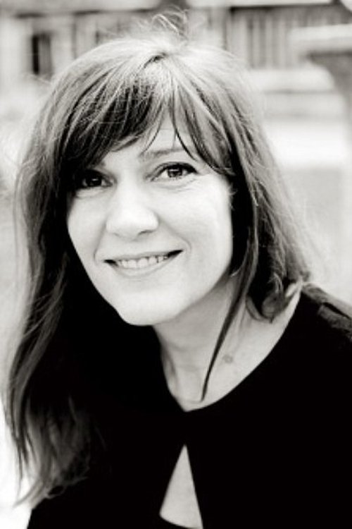 Élise Caron as France