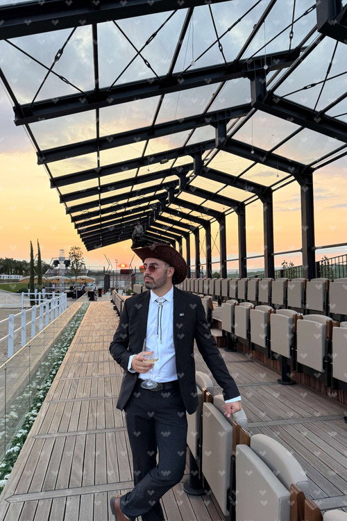 Tedi enachioiu as Grocery store man