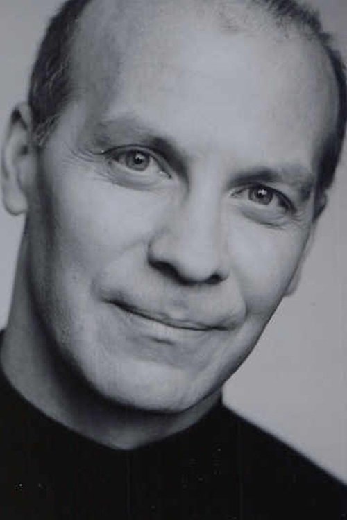 Kevin Gudahl as Techie