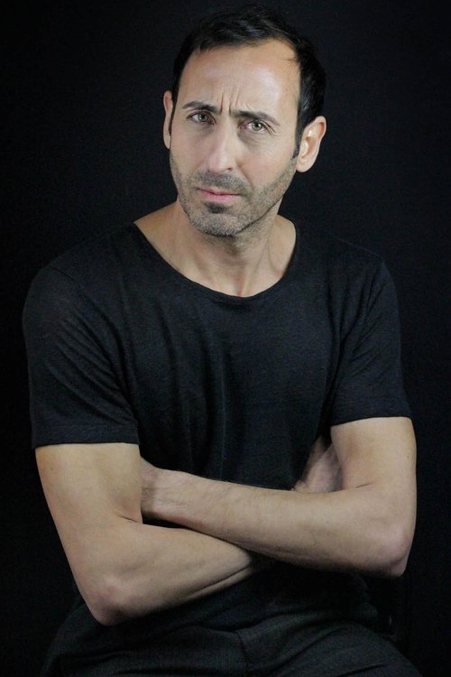 Víctor Benjumea as Detective