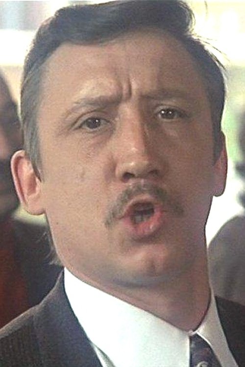 Maurice Auzel as Le Troisième Pompiste (uncredited)