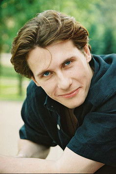 Nikolai Rytenko as Sergei