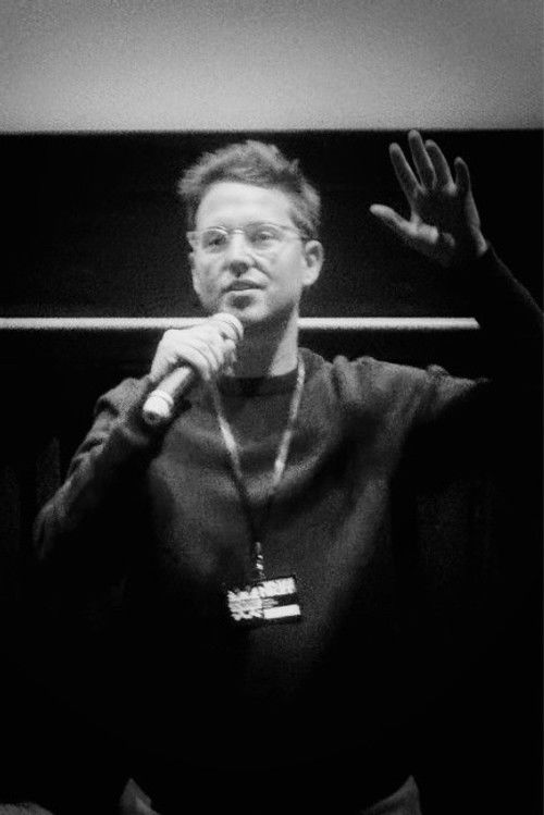 Luke Matthews as Oliver