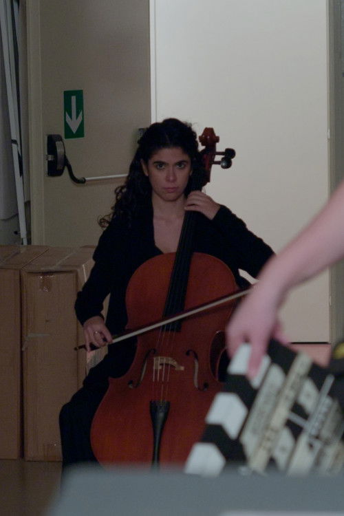 Eleonora Puma as Violoncellista