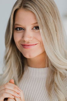 Anne-Sophie Lamontagne as Kim