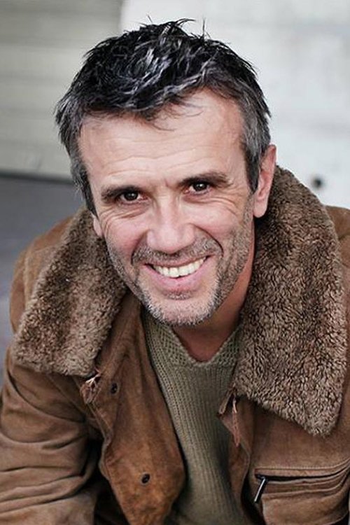 Jean Fornerod as Georges