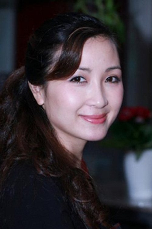 Khánh Huyền as bà Hồng