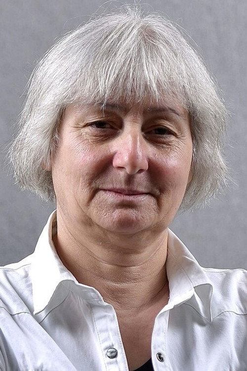 Brilliant Babayeva as Gulnisa