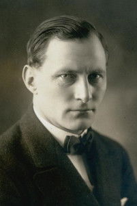 Tronier Funder as Oberst de Tilly