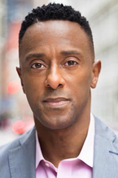 Teren Carter as Officer Smith