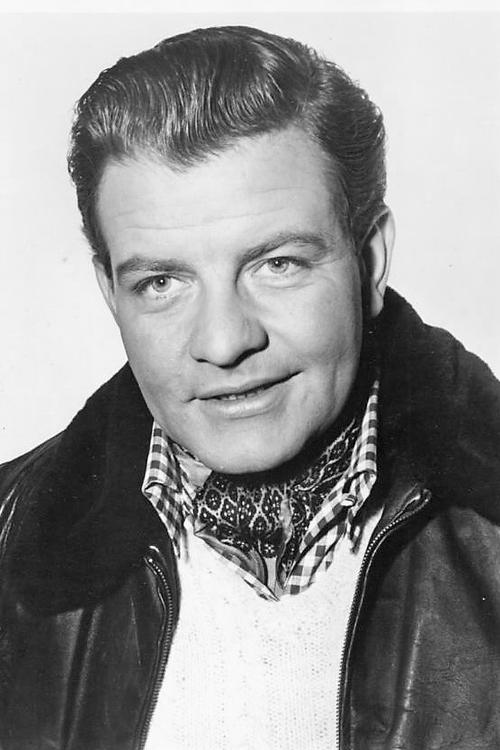 Sean McClory as Bamtasbois (uncredited)