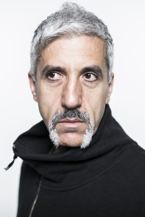 Vilmos Vajdai as Henrik