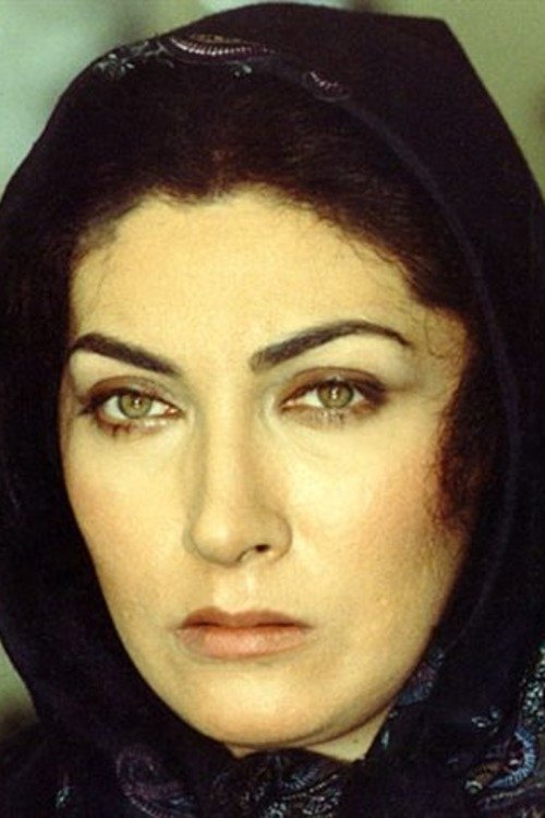 Farimah Farjami as Lale
