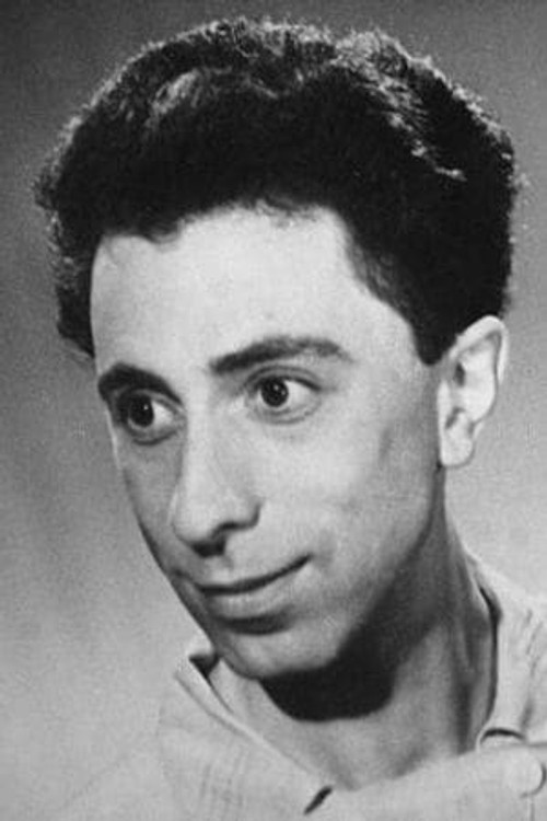 Ilya Rutberg as хозяин универсального магазина господин Паску