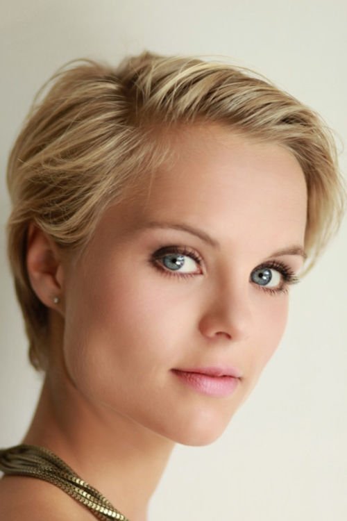 Stijn Fransen as Stephanie