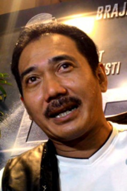 Deden Bagaskara as Mario Sulistiyo