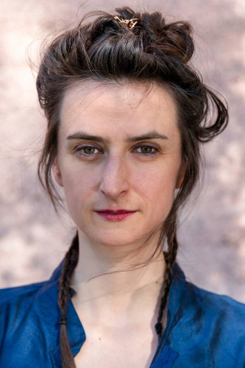 Isabelle Vesseron as Simone Ischi