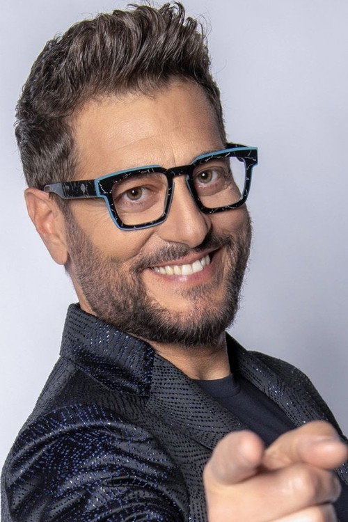 Enrico Papi as Don Mario