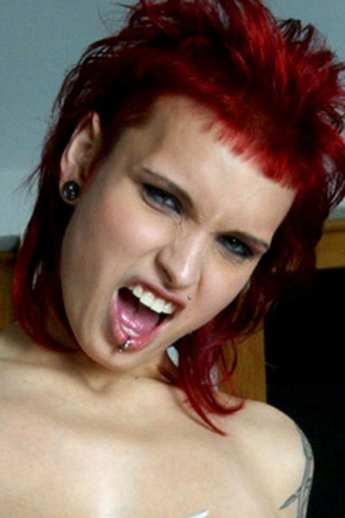 Bella Luna as Isabelle