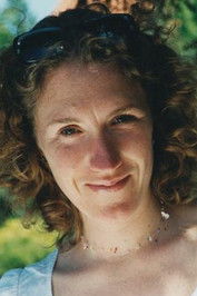 Alice de Champfleury as L'agent