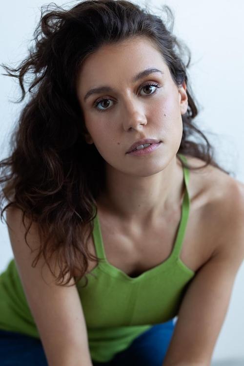 Jade Nicholson-Lamb as Olivia Davies