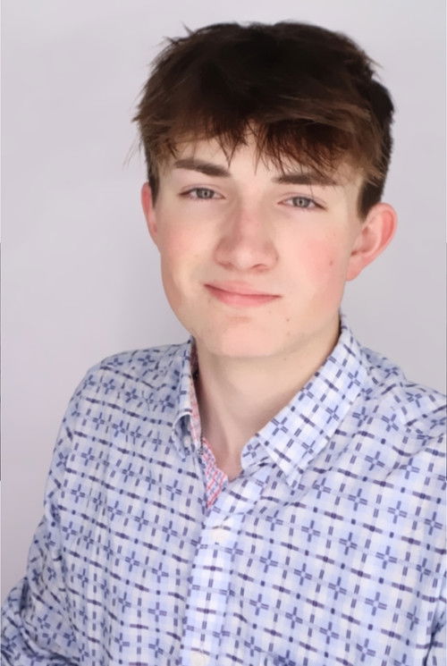 Luc Gilchrist as Museum Patron 2