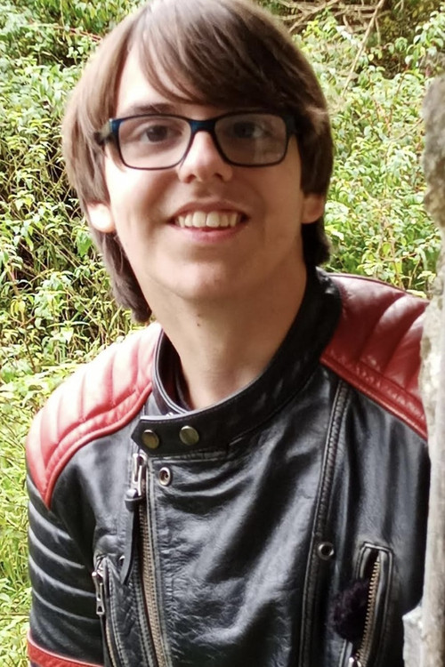 Caspar Roewer as Gang Member