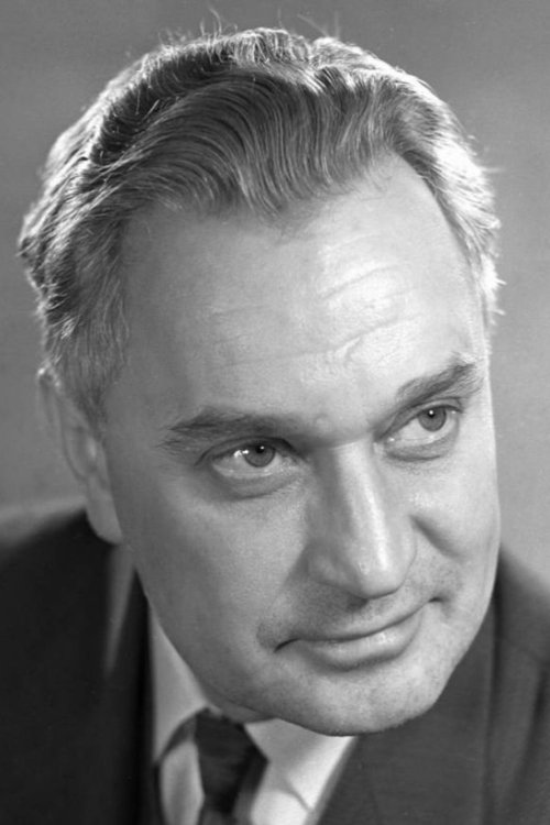 Nikolai Gritsenko as Roshchin