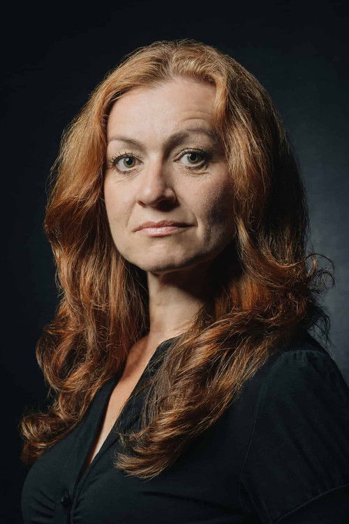 Dana Karolová as Libera, jeho žena