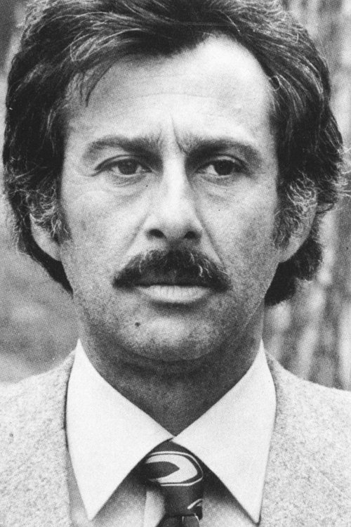 Giovanni Carpinteri as Clinic Director