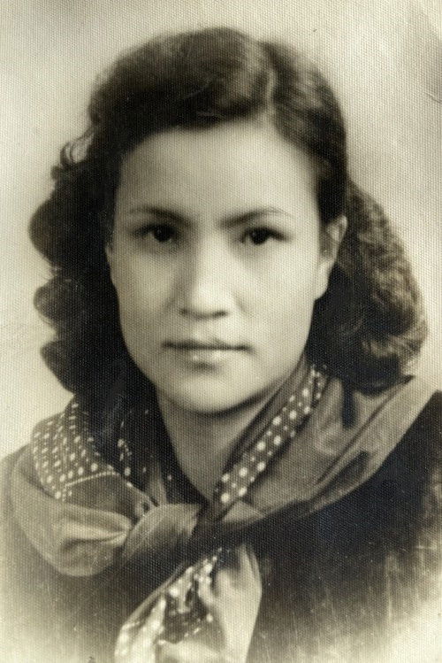 Xiping Ning as Mother