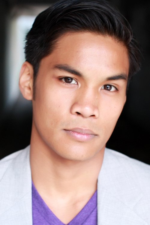Xavier de Guzman as Roberto Vasquez