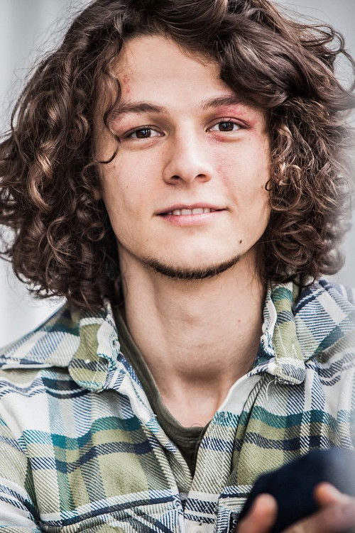 Paul Schlösser as Eric