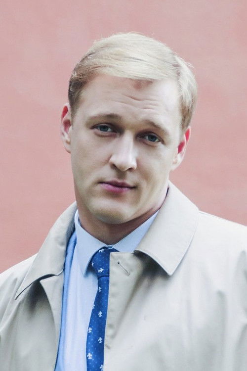 Aleksey Krasnotsvetov as Иван парень Леры