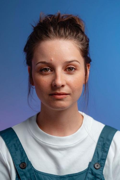 Marina Blanke as Marie