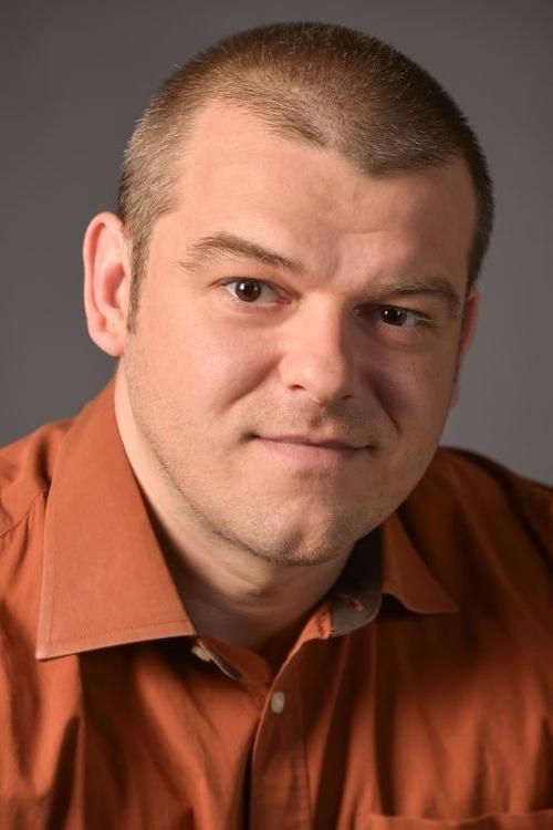 Catalin Herlo as Leahu