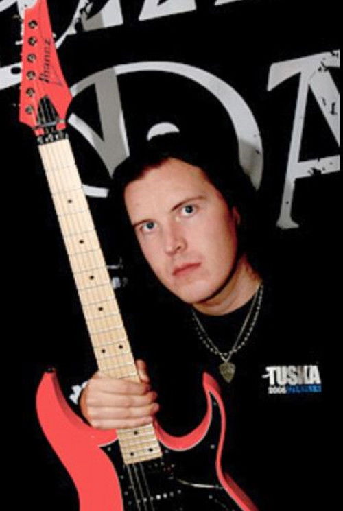 Kasperi Heikkinen as Himself - Guitar