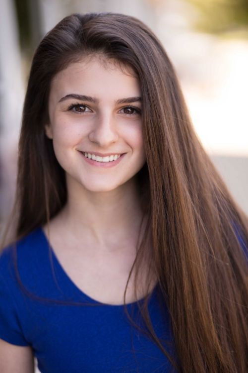 Bella DiDomenico as Cora Clemenzo