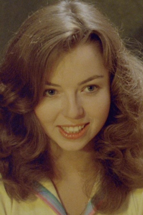 Glory Annen as Felicity Robinson