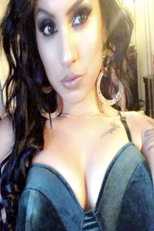 Stephanny Padilla as La Ayudante del FBI