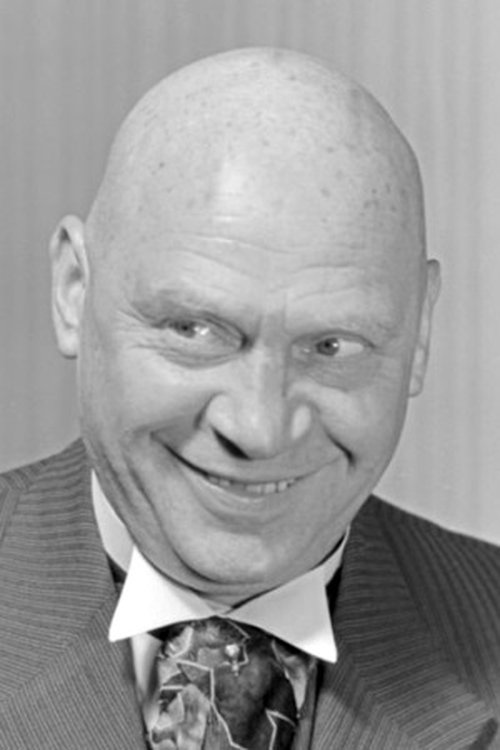 Ludwig Schmitz as Emil