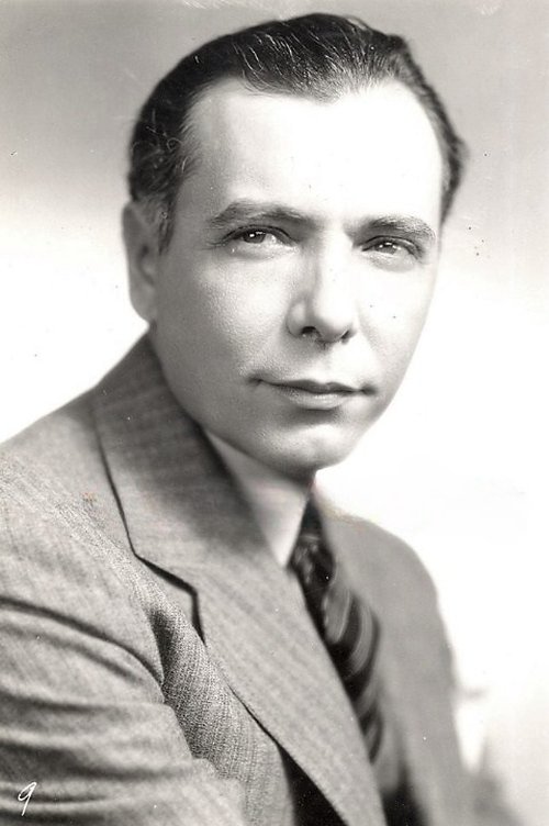 Georges Renavent as Old Tramp